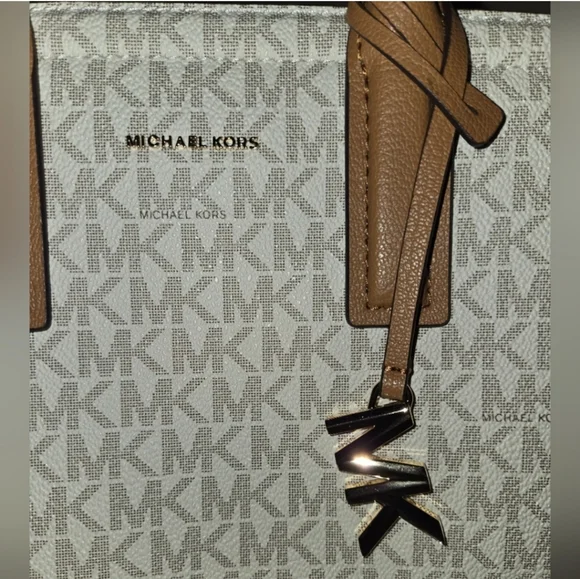 Michael Kors Cream and Tan Satchel Bag - Picture 5 of 14